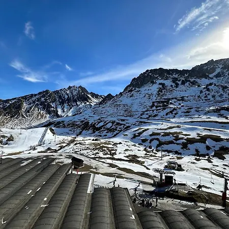 Petit Nid Au Pic Du Midi *